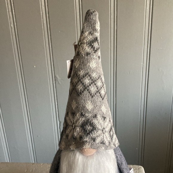 NWT- 14” Gray Christmas Holiday Gnome Decorstion w/ Gray & White Sweater Hat - Picture 3 of 17